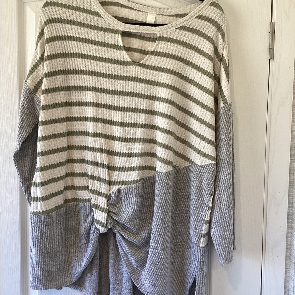 Cato Active Textured Gray Knit Top size 18/20W EUC